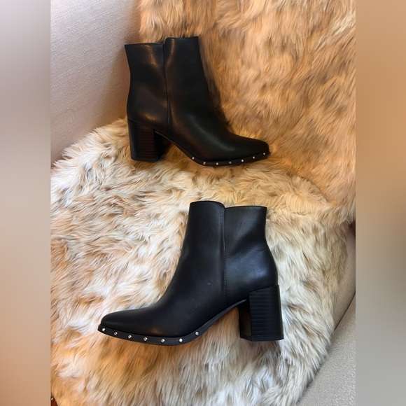 EXPRESS boots - Picture 1 of 4